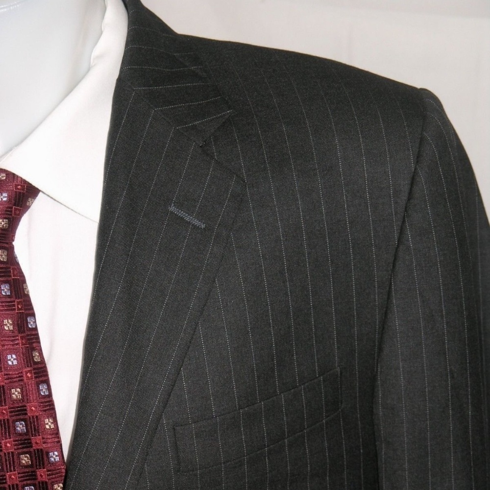 Hickey Freeman Madison Loro Piana Super 130 Charcoal Stripes Two Button Suit 42R